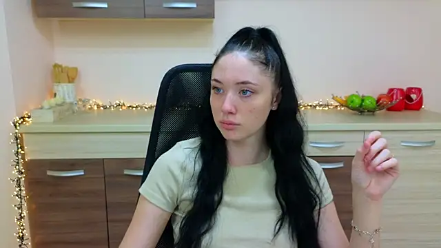 Snapshot of Ivanna__Rose chatting on 21, 11, 2025 Ivanna Rose online show from 21, 11, 2025