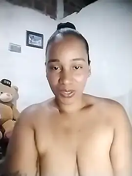 Snapshot of EbonyHorrny chatting on 8, 10, 2025 EbonyHorrny online show from 8, 10, 2025