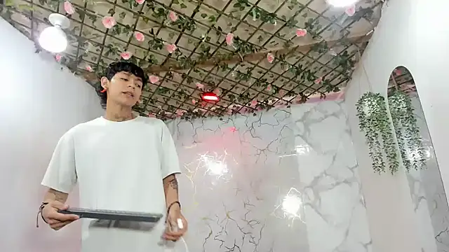 Snapshot of Bastian_boyshot77 chatting on 3, 7, 2026 Bastian boyshot77 online show from 3, 7, 2026