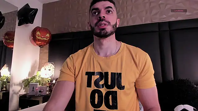 AxelThompson  online show from 28, 10, 2025