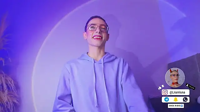 liiamluna  online show from 23, 9, 2025