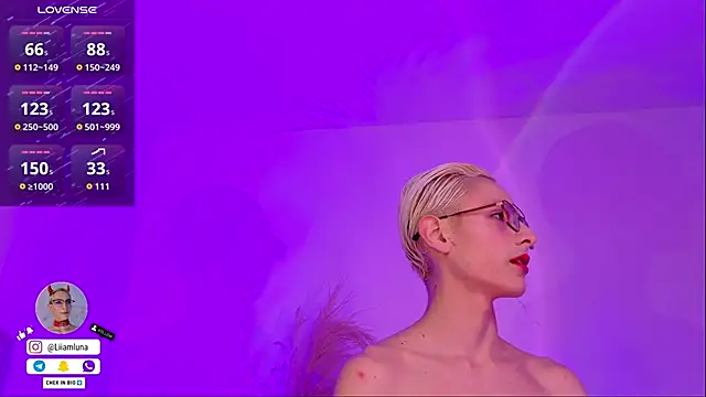 Snapshot of liiamluna_ chatting on 3, 2, 2026 liiamluna online show from 3, 2, 2026