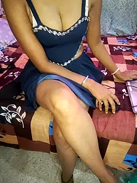 Debo Hottie88 online show from 7, 10, 2025