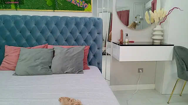 SiennaPierce online show from 13, 10, 2025