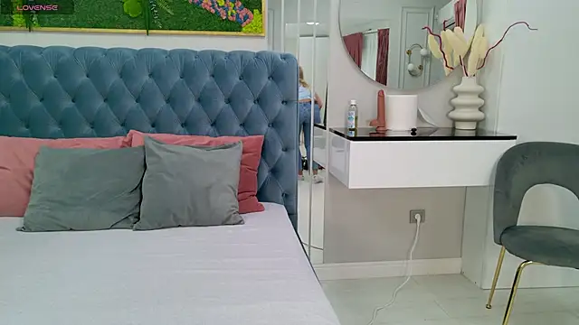 SiennaPierce online show from 19, 9, 2025