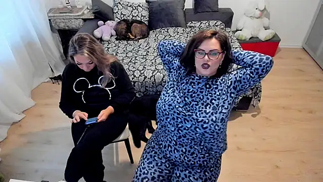 Squirt Kimm online show from 3, 10, 2025