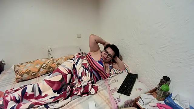 Snapshot of salome2025 chatting on 28, 10, 2025 salome2025 online show from 28, 10, 2025