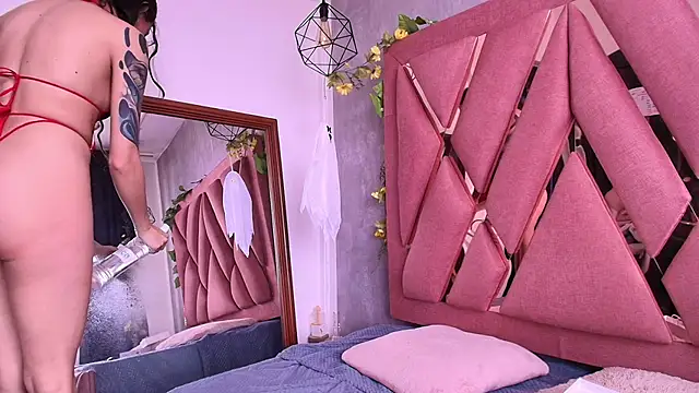 viollettaa  online show from 2, 11, 2025