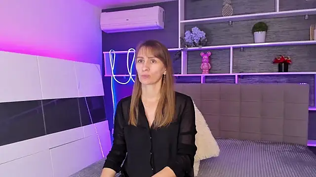 ChristyBrook online show from 28, 11, 2025