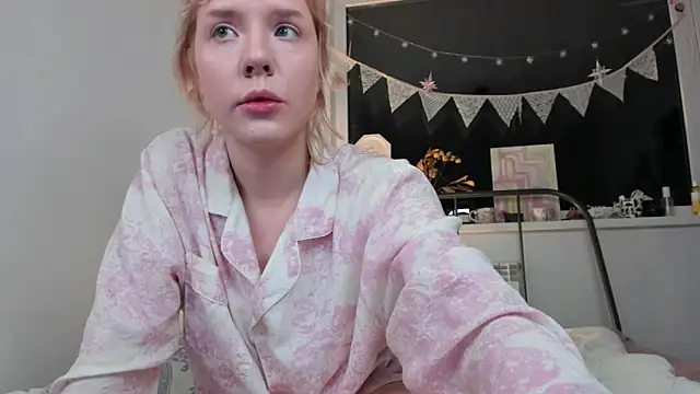 Snapshot of _CuteAsFuck_ chatting on 8, 11, 2025 CuteAsFuck online show from 8, 11, 2025