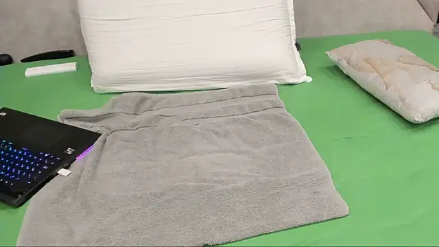 Horny mommy online show from 28, 2, 2025