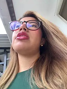 sara calderon online show from 28, 10, 2025