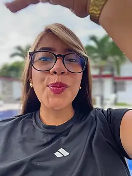 sara calderon online show from 9, 10, 2025