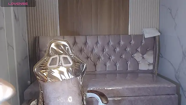 madelen b online show from 14, 11, 2025