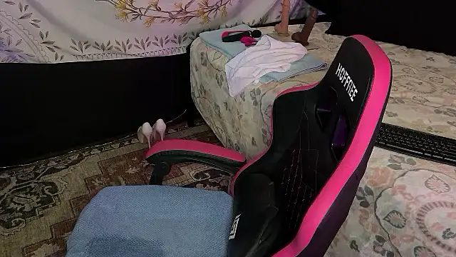 BossMomma0387 online show from 31, 10, 2025