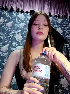 Dari Toy  online show from 11, 9, 2025