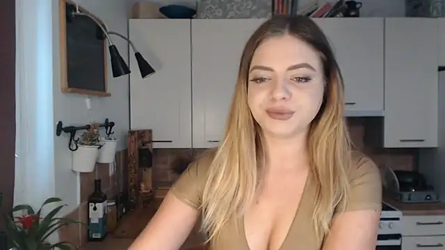 Snapshot of BuffyxLUST chatting on 23, 10, 2025 BuffyxLUST online show from 23, 10, 2025