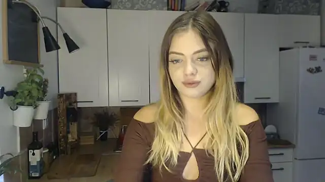 Snapshot of BuffyxLUST chatting on 28, 10, 2025 BuffyxLUST online show from 28, 10, 2025