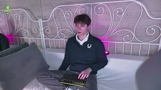 AnthonyHall online show from 8, 11, 2025