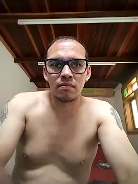 Snapshot of DOBLEWYOSK69G chatting on 2, 3, 2026 DOBLEWYOSK69G online show from 2, 3, 2026