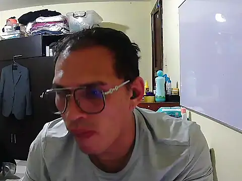 Snapshot of DOBLEWYOSK69G chatting on 11, 9, 2025 DOBLEWYOSK69G online show from 11, 9, 2025