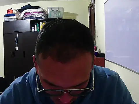 Snapshot of DOBLEWYOSK69G chatting on 18, 9, 2025 DOBLEWYOSK69G online show from 18, 9, 2025