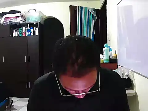 Snapshot of DOBLEWYOSK69G chatting on 12, 9, 2025 DOBLEWYOSK69G online show from 12, 9, 2025