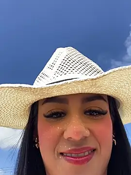 Juliana Xander online show from 4, 12, 2025