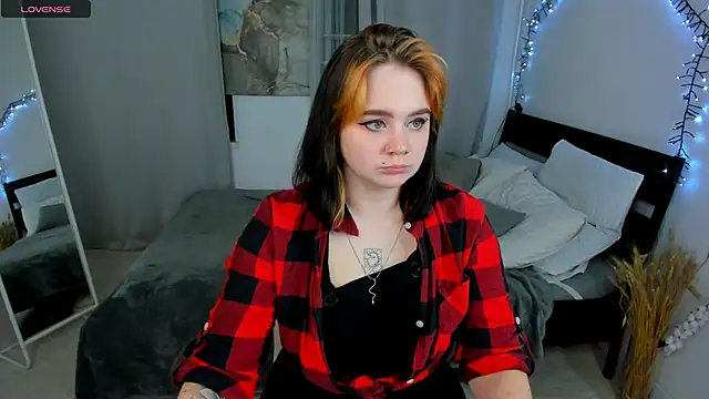 lunaalli online show from 6, 10, 2025