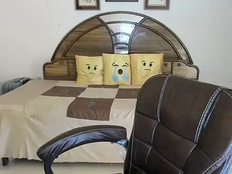 LovelyYoYo online show from 8, 10, 2025