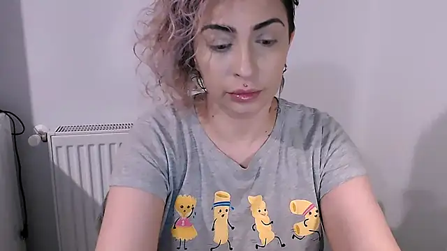 Snapshot of AAARUNY chatting on 2, 4, 2026 AAARUNY online show from 2, 4, 2026