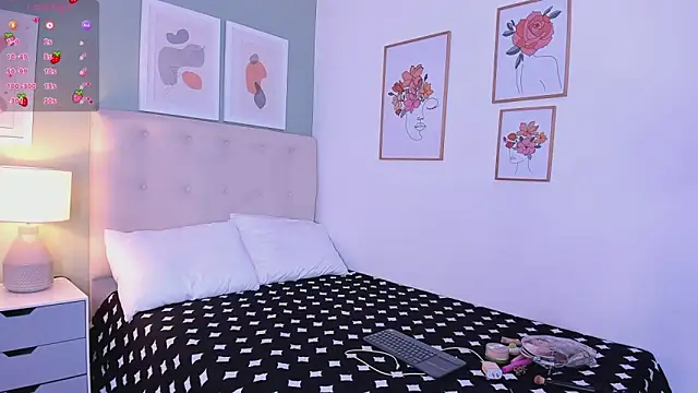 Evaa Lunna  online show from 22, 9, 2025