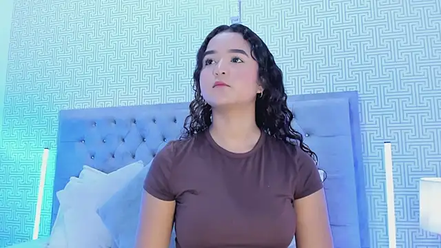 Evaa Lunna  online show from 15, 11, 2025