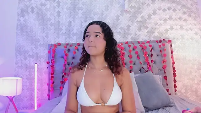 Evaa Lunna  online show from 15, 2, 2026