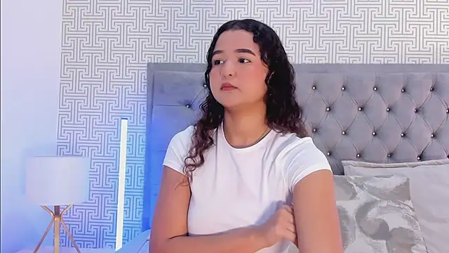 Evaa Lunna  online show from 16, 4, 2026