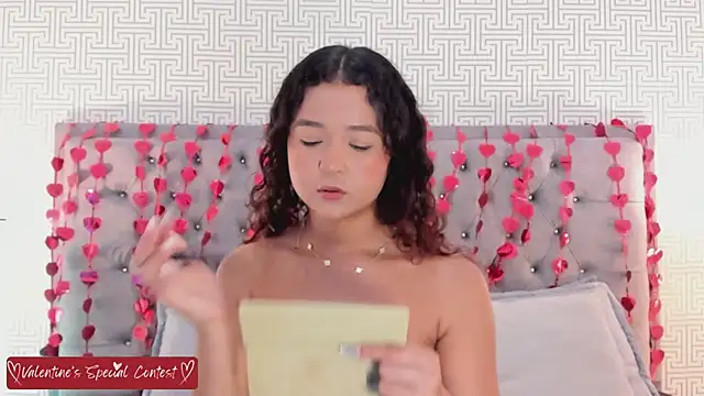 Evaa Lunna  online show from 27, 2, 2026