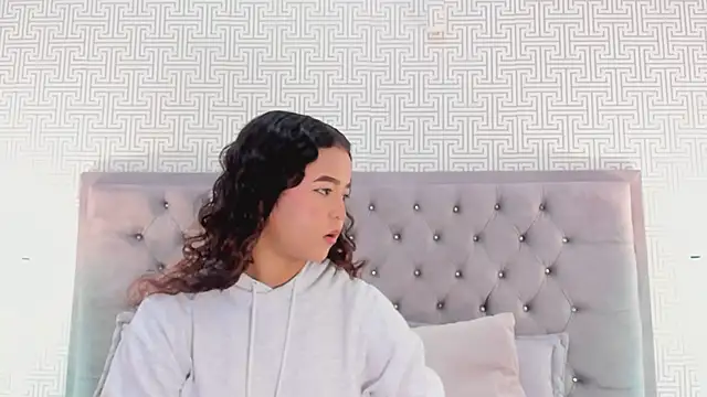 Evaa Lunna  online show from 5, 3, 2026