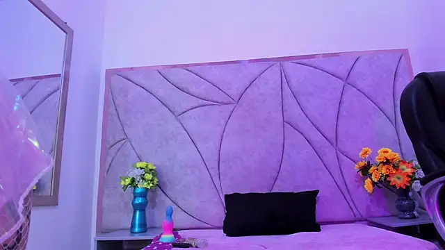 Pamela Squirtt online show from 9, 10, 2025