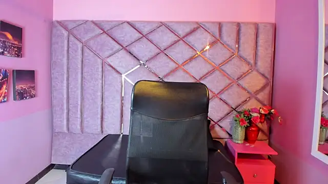 Pamela Squirtt online show from 12, 4, 2026