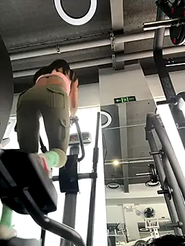 Ninazhang online show from 13, 10, 2025