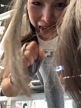 Ninazhang online show from 5, 11, 2025