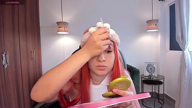 DANDARA THOM online show from 18, 9, 2025