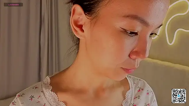 AlodiaAxley online show from 19, 9, 2025