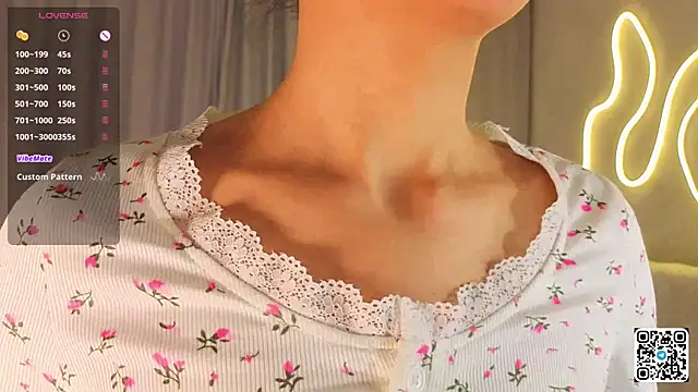 AlodiaAxley online show from 1, 10, 2025