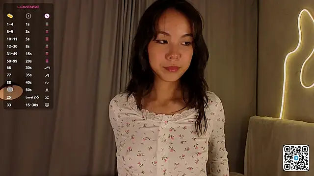 AlodiaAxley online show from 23, 9, 2025