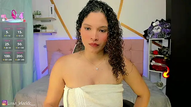 Luna blackk online show from 7, 2, 2026