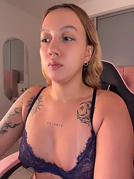 Snapshot of Becca_Johnson_u chatting on 25, 7, 2026 Becca Johnson u online show from 25, 7, 2026