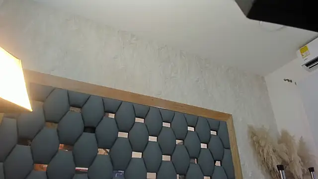 juliette pretty  online show from 6, 10, 2025