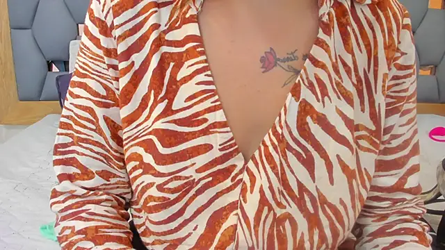 juliette pretty  online show from 1, 10, 2025