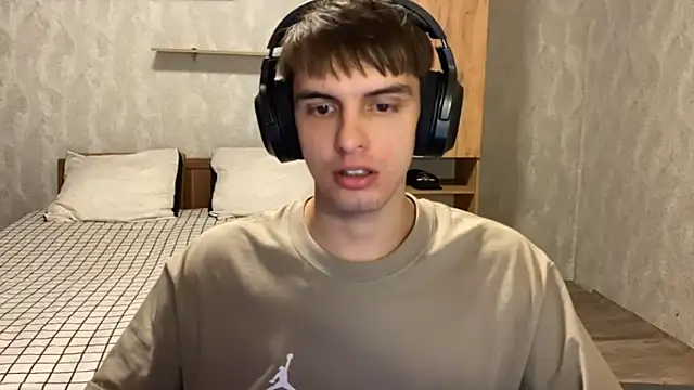 Snapshot of elliot_scott chatting on 14, 9, 2025 elliot scott online show from 14, 9, 2025